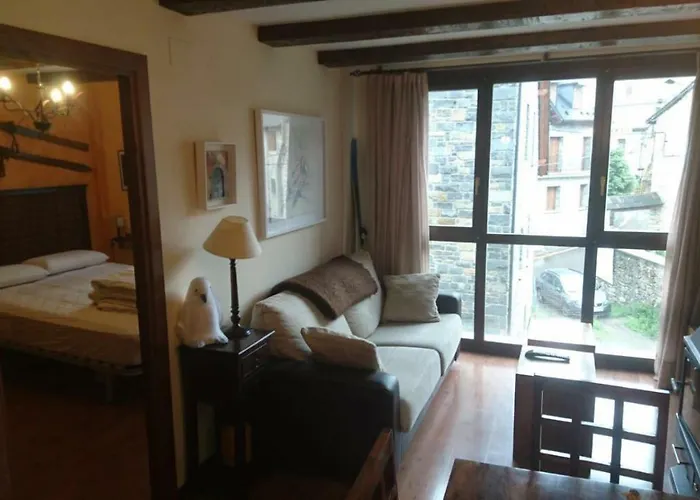 Lucia * 特拉马卡斯蒂拉·德·滕